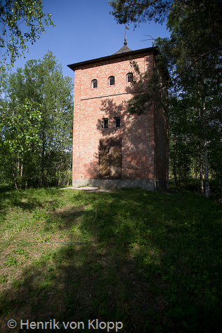 Övergiven transofrmatorstation i Lugnvik. Klicka på bilden för att se fler.